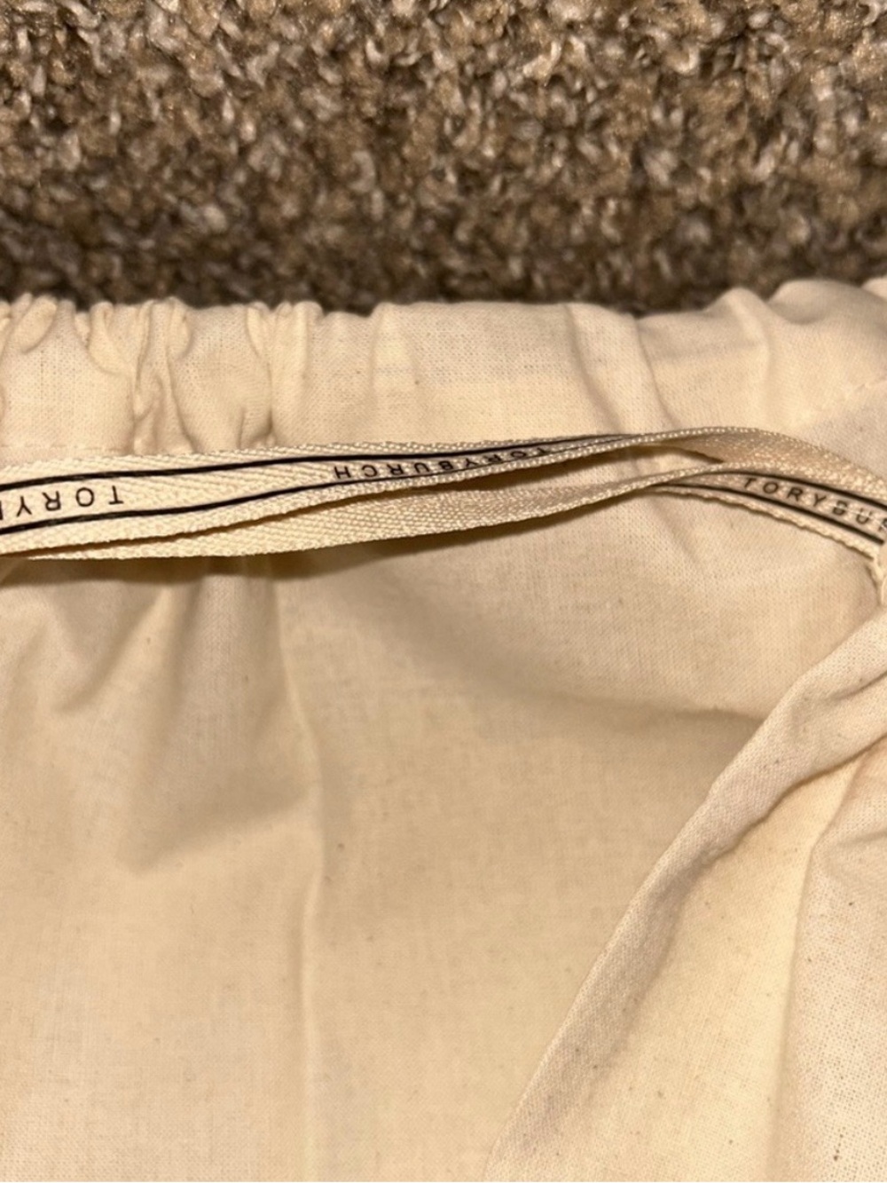 Tory Burch Standing Box with Dustbags - Picture 4 of 4